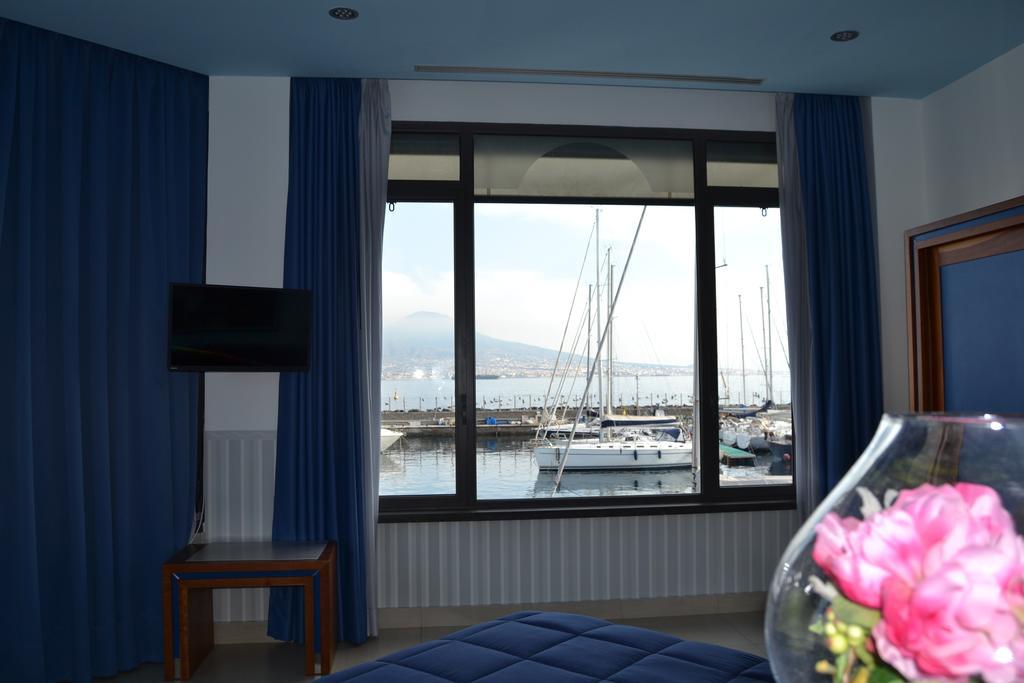 Hotel Transatlantico Neapel Zimmer foto